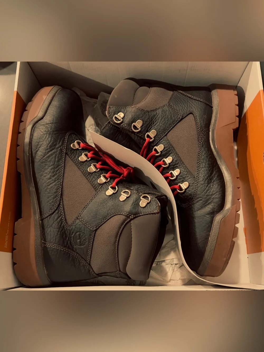 Timberland Men’s Brown Leather Field Boots with interchangeable Brown/Red Laces